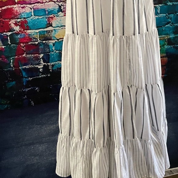 Riley & Rae - Picture 3 of 5